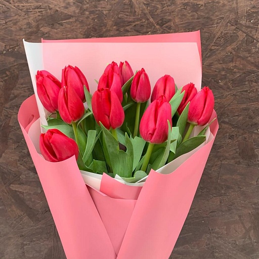 Букет из 15 красных тюльпанов "Весенний сансет". Фото №2