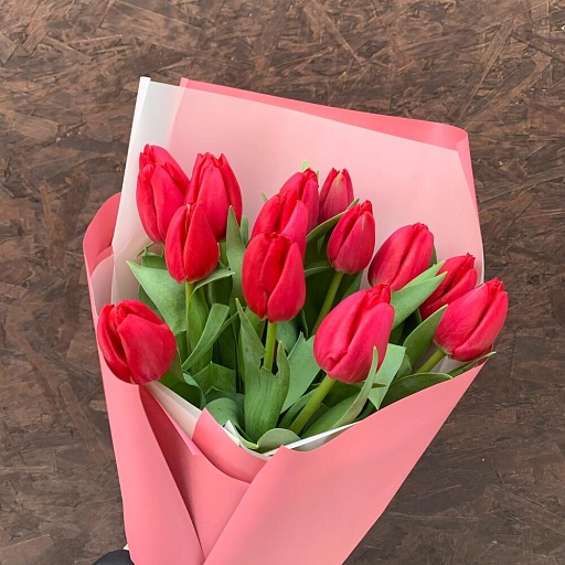 Букет из 15 красных тюльпанов "Весенний сансет". Фото №5