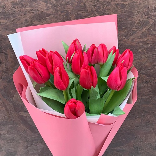 Букет из 15 красных тюльпанов "Весенний сансет". Фото №4